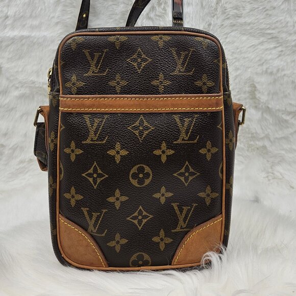 Louis Vuitton Monogram Danube - Picture 5 of 17